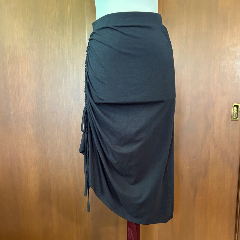 Horny Toad black asymmetrical skirt